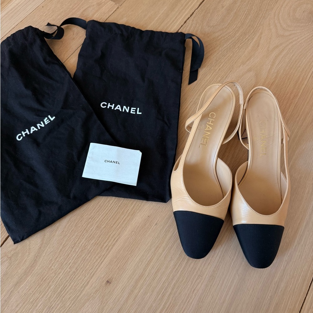 CHANEL Goatskin Grosgrain Cap Toe CC Slingback Pumps